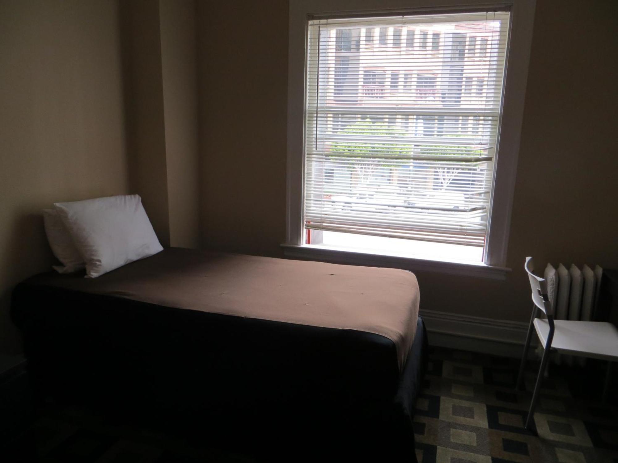 Single Room with Shared Bathroom,63909991:JPEG